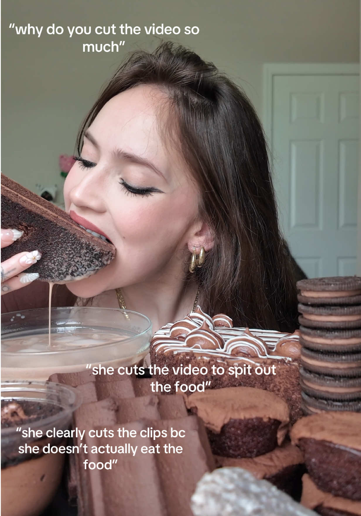 the truth behind why I edit my videos lol my lip gloss is a must though 💁🏻‍♀️ #chocolate #chocolatecake #mukbangeatingshow #mukbang #fypシ 