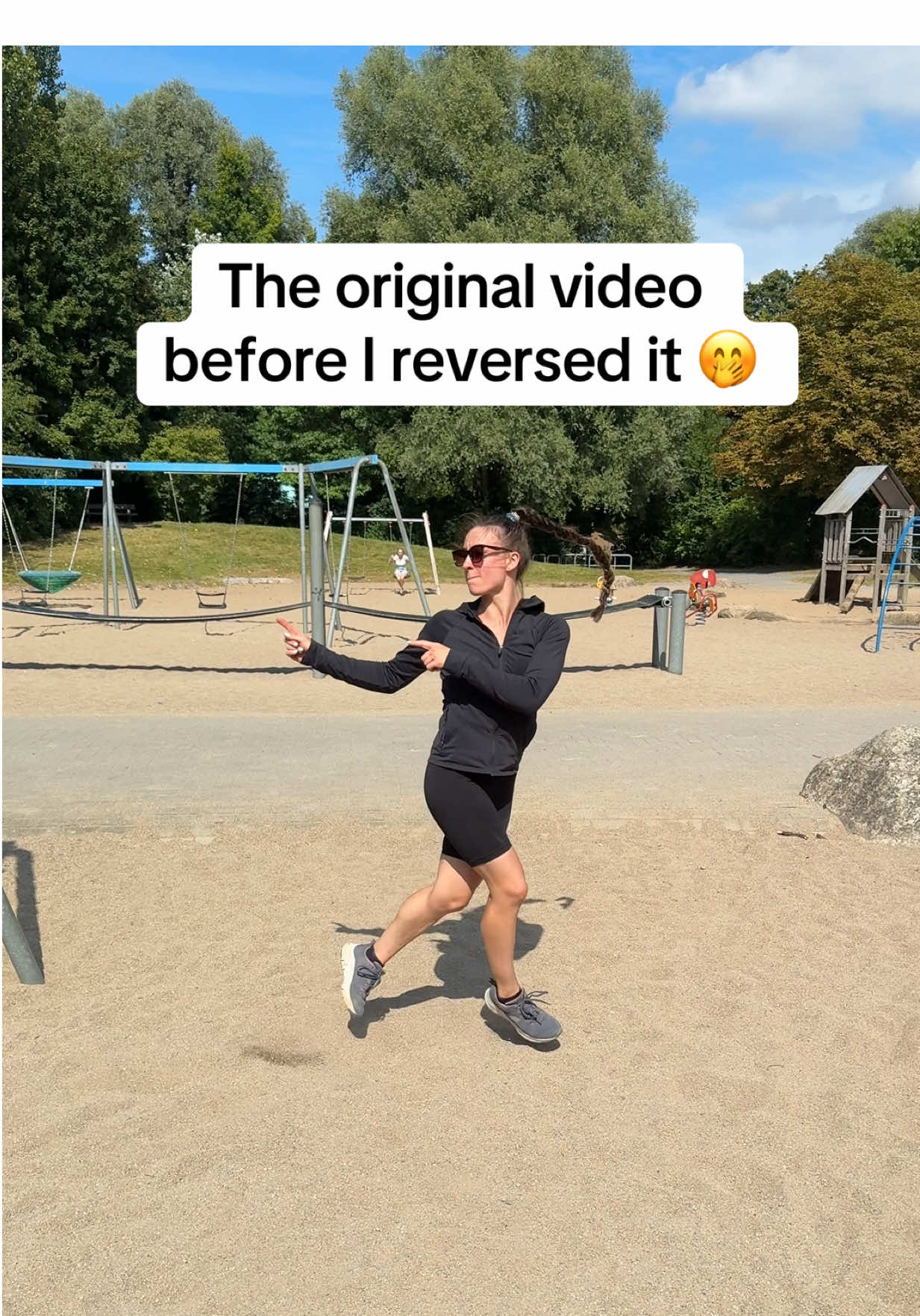 Gar nicht so einfach, alles falschherum  zu Spielen 🤭 #rewind #reverse #reversedvideo #original #behindthescene 