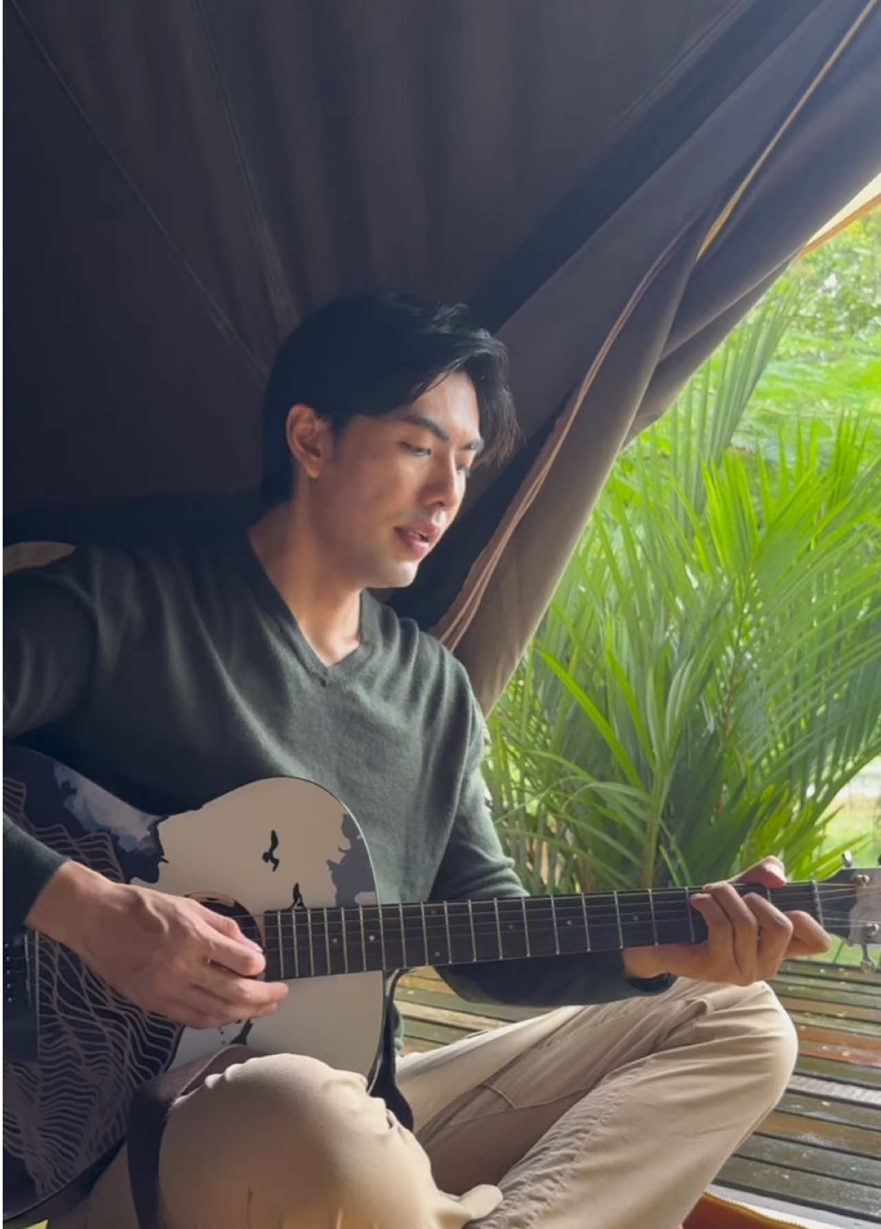 ဘယ်လိုယူဆရမလဲ - စိုင်းဆိုင်မောဝ် #shan #song #saisaimaw #henrysan 
