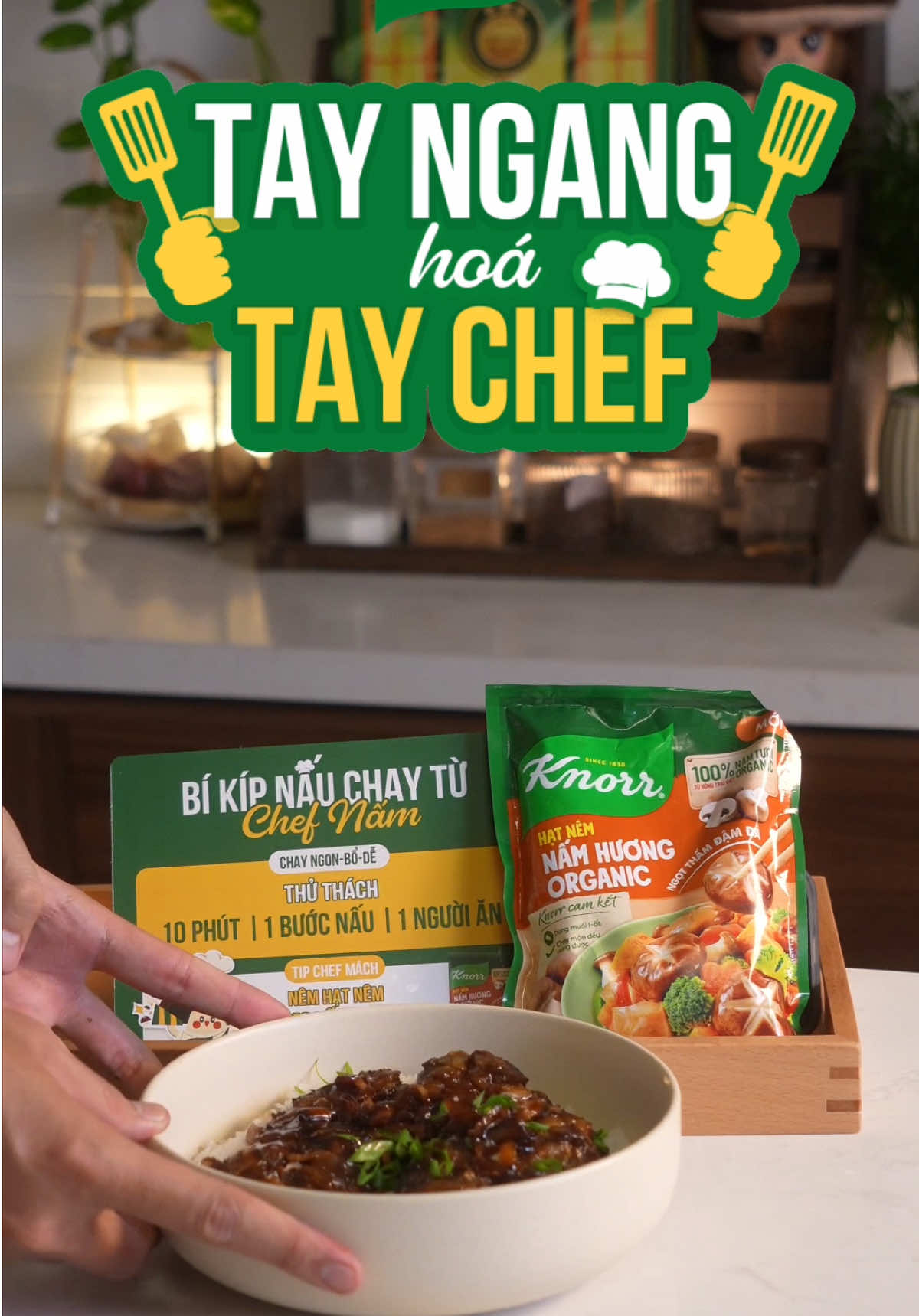 Chef Nấm Sành Chay vừa réo tiếng, ÔNG ANH THÍCH NẤU ĂN liền trổ tài với Cơm lươn chay sốt nấm đậm đà. Ai bảo nấu chay thì quá khó, khi đã có Knorr Nấm Hương Organic đồng hành. Vào bếp kiểm chứng công thức ngayyy 💚 #KnorrNấmHươngOrganic #NgọtThấmĐậmĐà #NgonChuẩn3SaoMichaylin