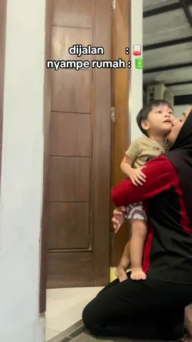 Ngeliat anak yang selalu excited setiap bunda nya pulang kerja, energy yg tadinya habis langsung full lagii🥹💛 #masyaallahtabarakkallah #allahummabarik #workingmom 