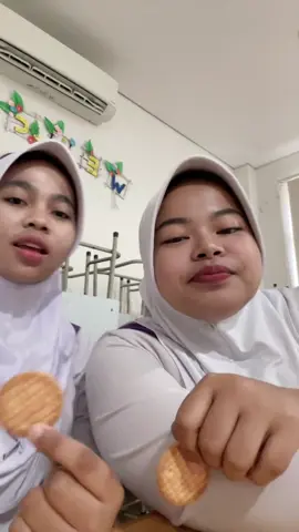 sejak kapan pak roma irama bisa dimakan?😩