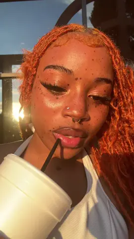 Jus glowing