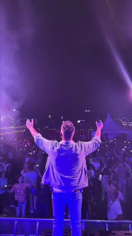 Heerlijk zeg, zo'n woensdag in 's-Gravendeel! Genoten van jullie @Feestweek 's-Gravendeel 😍🎉  #sgravendeel #feestweek #arjonoostrom #zomer 