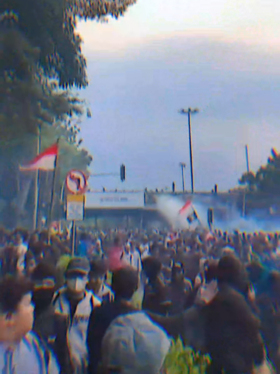 Hari ini jakarta sangat menyala 🔥 