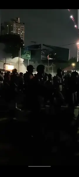 kondisi terkini jam 19:00 di gedung dpr  #fyp #trending #viral #beranda #padahariini 