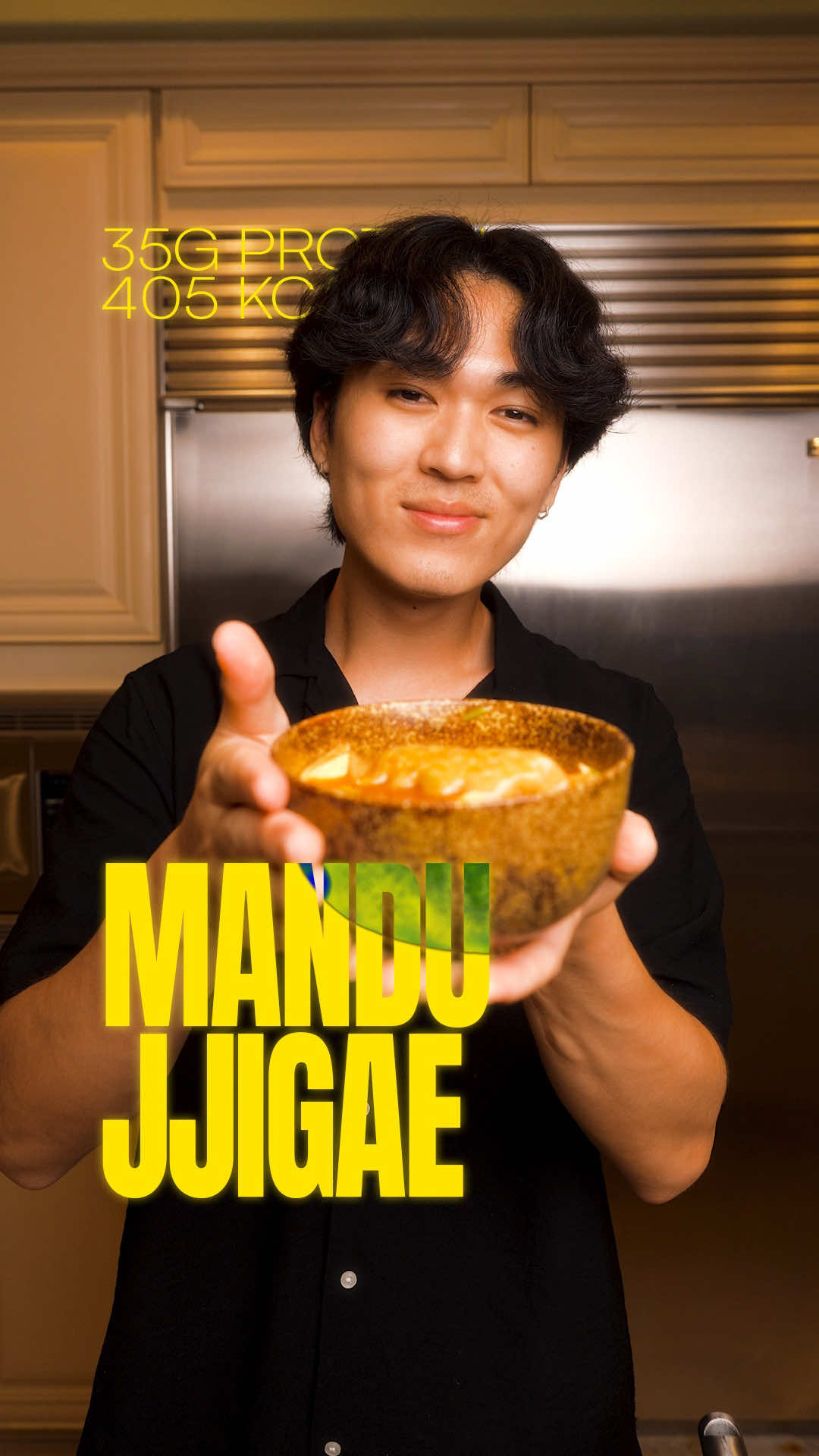 ⇩ Full Recipe 🍜 ⇩ Macros per serving (1/2 pot): Protein: 35g Carbs: 42g Fat: 11g Calories: 405 Ingredients per pot (makes 2 servings): - 2 green onion - 1/2 yellow onion - 3 tsp minced garlic - 1 tbsp gochugaru - 1 tsp gochujang - 2 cup beef bone broth - 1 tbsp soy sauce - 1 block silken tofu - 1/2 bunch of enoki mushroom - 8 pieces of Korean chicken frozen mandu (I used @bibigo USA Chicken & Vegetable Mandu Dumpling) - salt to taste - 1/3 second spray oil How to make it yourself: 1. Thinly slice your onion and green onions 2. Pat dry your tofu and slice it into thin rectangles  3. In a pot coated with spray oil on medium heat, add your minced garlic, green onion, and yellow onion and sauté for 2 minutes 4. Add in beef bone broth, gochugaru, gochujang, soy sauce, your frozen mandu, silken tofu, enoki mushrooms, and salt to taste 5. Let it boil until the mandu is cooked through and enjoy! 📩 Save this Spicy Korean Mandu Jjigae Soup recipe to make for later and if you make it, post it and tag me in it! I’d love to see how you liked the recipe :) #highprotein #lowcalorie #healthyrecipe #mandu #koreanfood  