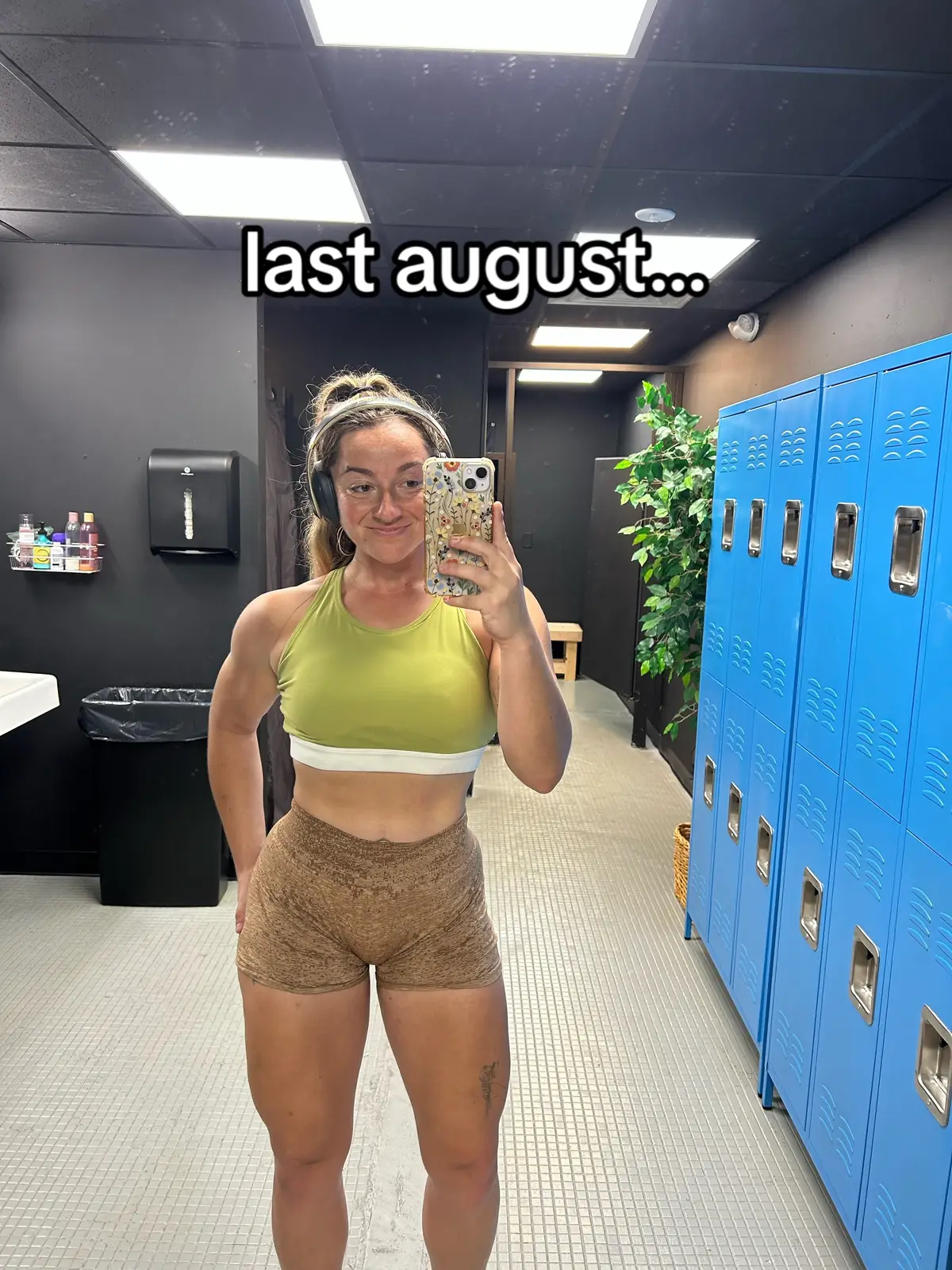 leveled up a touch #bodybuilding #womenwholift #yeartransformation #weightlossmotivation #npcfigure 