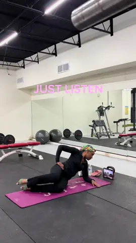 Just another case of men not minding their business 💗😌. So annoying.  #gymsession #matpilates #girlthings #mennotmindingtheirbusiness 