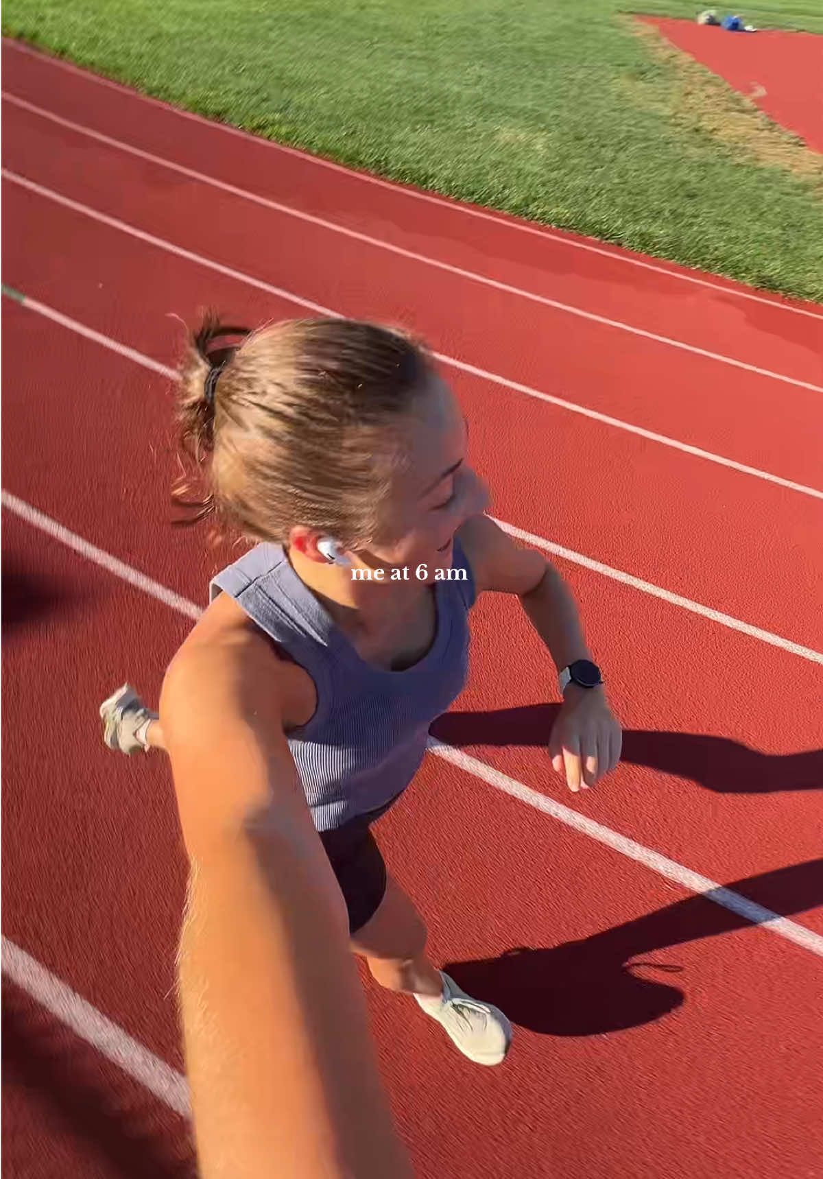 STRUTTING always on the track #seattlemarathon @eme rich my run way diff than urs 
