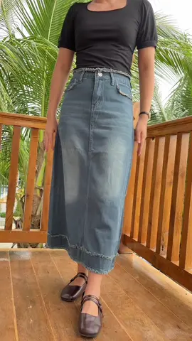 #denimskirt #maxidenimskirt #highwaisteddenimskirt #longdenimskirt #denimskirtoutfit #retrodenimskirt #koreandenimskirt 