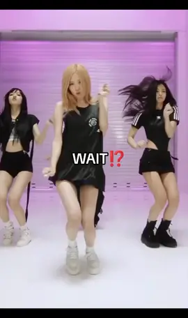 wait a minute⁉️ #blackpink #shutdown #mariahcarey #itsawrapforyoubaby #blink 