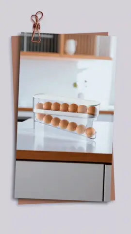 🥚 Organizador de huevos ✔ Capacidad XXL: guarda hasta 12-13 huevos (estándar, grandes o jumbo). ✔ Ahorra espacio: diseño de 2 niveles, perfecto para esquinas o puerta del frigorífico. ✔ Dispensador automático: toma un huevo y el siguiente rueda solo, ¡sin esfuerzo! ✔ Fácil limpieza: tapa extraíble, material PET resistente y duradero. ✔ Listo para usar: sin instalación, más estable y robusto (pesa 0,5 kg). 📦 ¡Haz tu cocina más organizada y práctica! 👉 Cómpralo ahora dando click en el carrito 🛒 naranja antes de que se agote. #tiktokshopespaña #ofertasparati #fyp #parati #neveraorganizada 