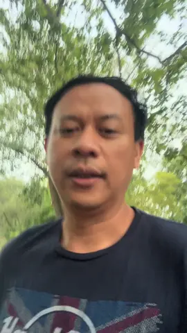 Menjadi sehat bukanlah pilihan kewajiban untuk diri sendiri dan orang tercinta 🫵🏻... semangat bolo 💪🏻#bolokurowo #kaburajadulu #semangat #menikmatihidup #kangenbojo 