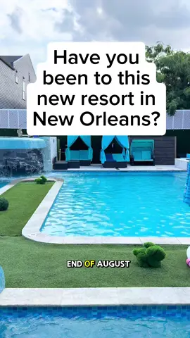 It’s not too late to enjoy some pool days at the Blue Crawfish in New Orleans 😯