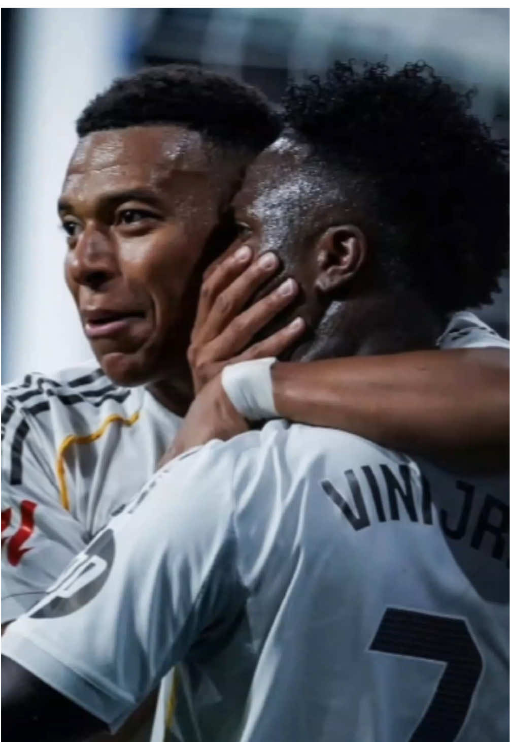 Here is why Vinicius Jr was angry during the match and why Mbappé came to support him.#football#halamadrid#mbappe#vinicius#ronaldo#lamineyamal#realmadrid 
