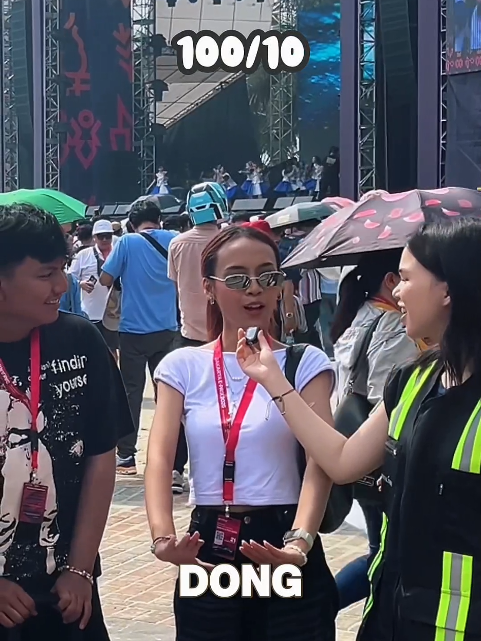VIP Experience di Formula E: Nyaman & Berkelas! Dari awal masuk, suasana udah terasa beda, tenang, rapi, dan semua staf sigap bantu. Spot nonton enak, makanan minuman lengkap, nggak perlu desak-desakan. Yang paling bikin betah: bisa nikmatin balapan sambil tetap rileks. Satu kata buat hari ini? Eksklusif. Rasain sendiri sensasi nonton balapan kelas dunia dari sisi yang berbeda. #OurService #VIPexperience  #RoyalindoExpoduta #EventExcellence #formulae   