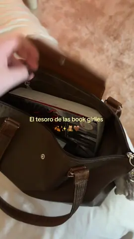 Mi kindle y mi libro siempre van conmigo por si acaso 🧸🍂🫶🏻🤎 #bookgirlies #booktokespañol #libroslibroslibros 