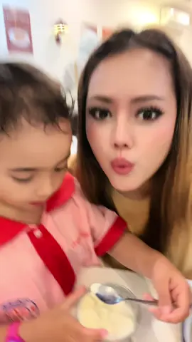 พาหลานมากินไอติม