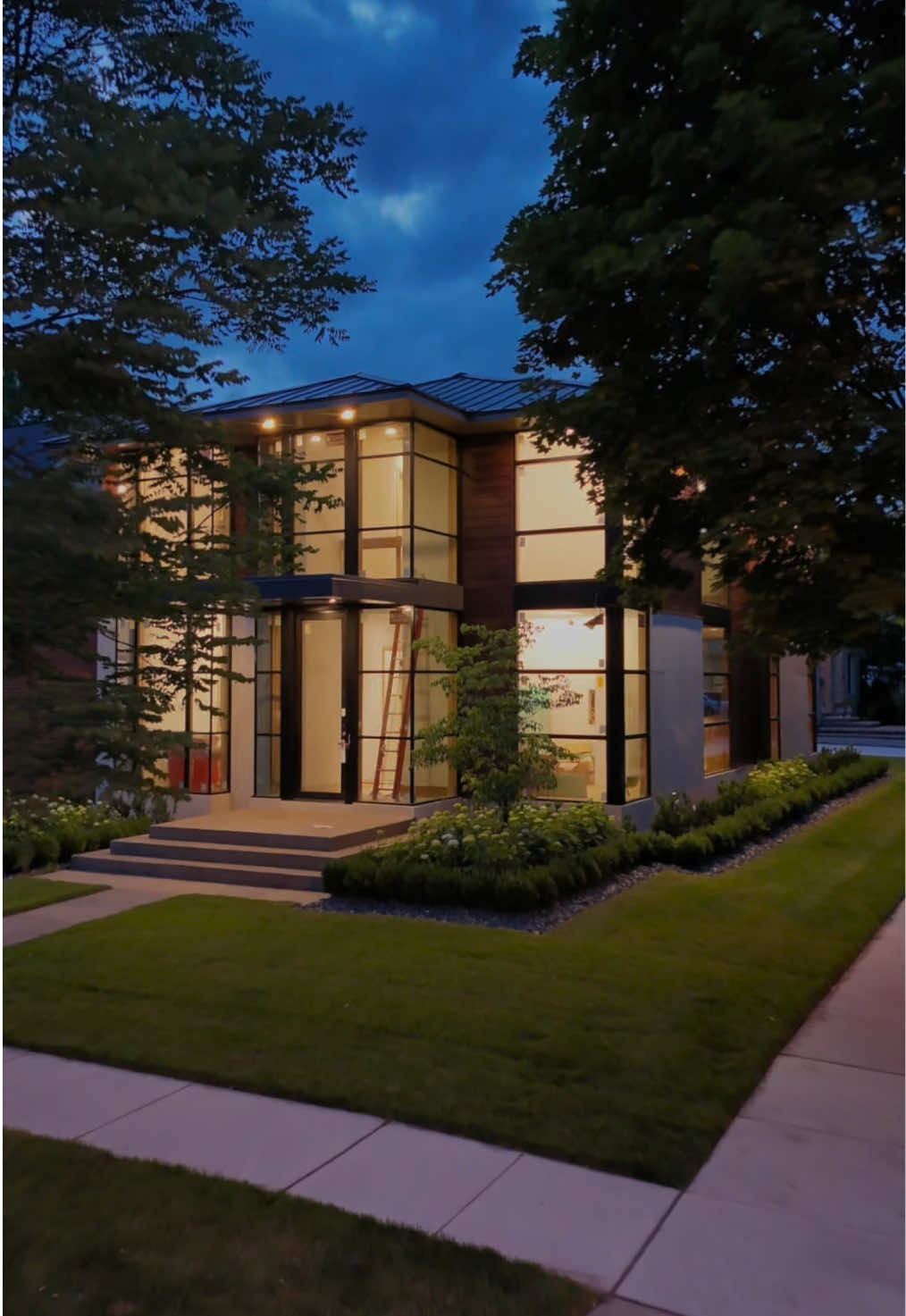 Modern features. Clean lines. Effortless design This home is a study in balance, where glass, light, and structure come together to create timeless architecture #architect #azdarchitecture #architecture #luxuryhomes #homedesign     