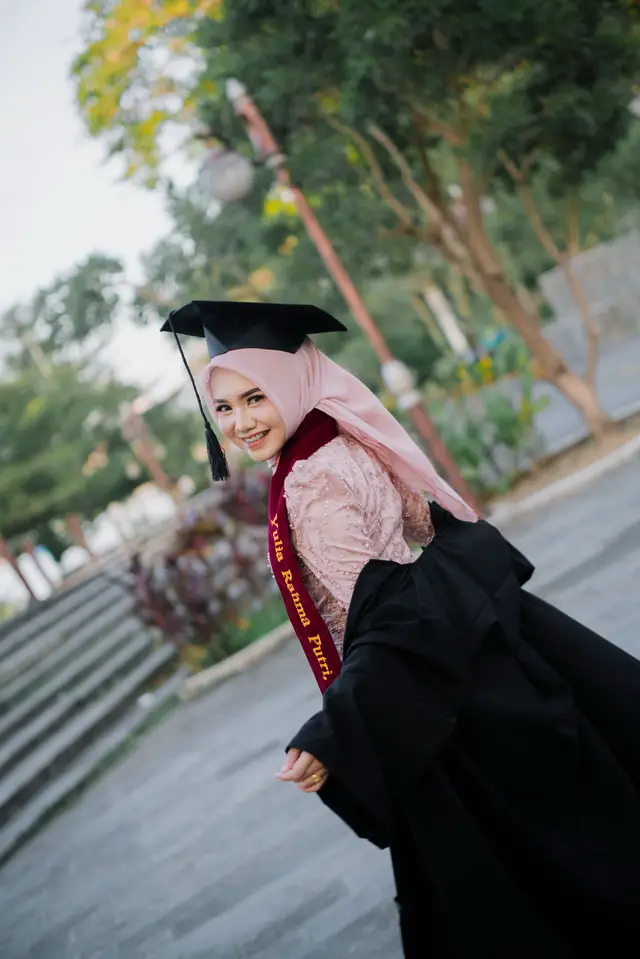 So proud of me 🎓💖✨💐 #graduation2025 #wisuda #wisudaunja 