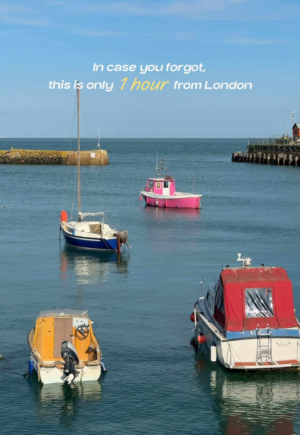 When the city gets too much cause let’s be honest it does get like that🥹 This is one of the cutest seaside towns near London, perfect for a weekend or even a DAY TRIP (giving y’all ideas🤭) 🌊 📍Folkestone, Kent 🚆Take the Southeastern train from King’s Cross to Folkestone Central  In only 1 hour, you’ll be away from the big city and in the salty air of the English countryside🐚🦪 Comment your fav beachy emojis “☀️🌊👙🐚” and i’ll send you a list of the best places to visit, food to eat and spots for the BEST IG pics duhh🙂‍↕️ #folkestone #londongetaway #seasidetowns #weekendtripfromlondon #travelcontentcreator  