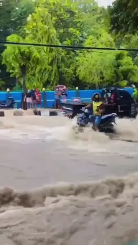 BANJIR BESAR melanda Kotabaru 28 Agustus 2025‼️ Warga panik, rumah & jalan terendam air hujan deras. Semoga ada solusi permanen untuk banjir tahunan ini 🙏#BanjirKotabaru #KalimantanSelatan #BeritaTerkini #BencanaAlam #FYP