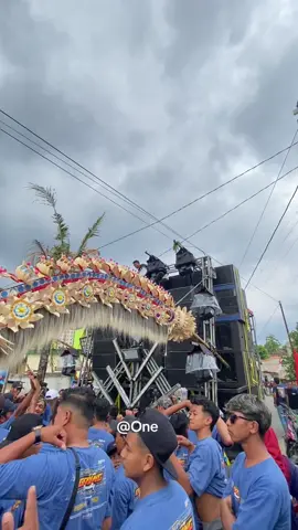 Mbah @FASKHO SENGOX OFICIAL  🫡  . . . . . . #tegaldowo_gunem_rembang  #rembang24jam  #faskhosengokblitar  #karnavalsoundsystem  #soundviral 