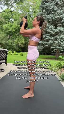 🔗 in my bīo to start a free week of workouts, no cc required. #fitmom #kettlebellworkout #kettlebellswings #kettlebell #workoutsforwomen 