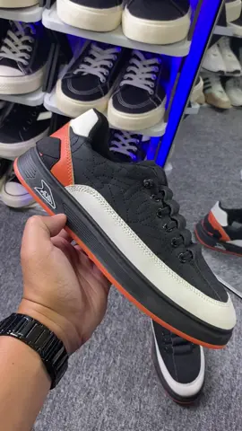 Rekomendasi sepatu sneakers cowok keren #sneakers #sepatusneakers #sepatucowok #sneakerscowok 