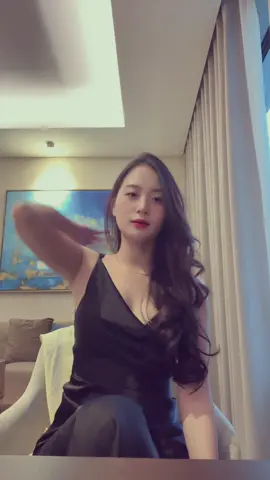 Thêm 1 bản nữa. Bản cúi rồi nha quý dị. Cái nào cũng ưng nên ko nở bỏ ạ 😁