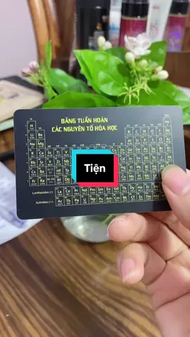 Ngày xưa mà có thì tiện rồi, hôm nào đi học nhiều sách vở cầm bảng to đi học cũng ăn đủ #bangtuanhoanhoahoc #bangtuanhoan #bangtuanhoanhoahoc💔 #hoahoc #nguyentohoahoc  @Gia đình Ken Min ♥️  @Gia đình Ken Min ♥️  @Gia đình Ken Min ♥️ 
