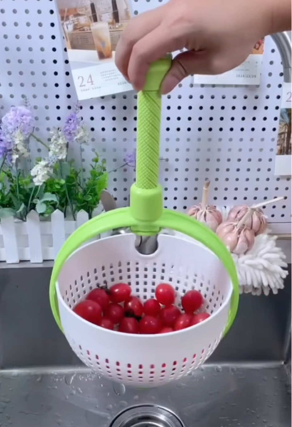 Quick to wash and dry fruit😏#gadgets #coolgadgets #amazonfinds #amazonmusthaves #fyp 