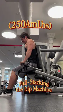 got it on the first Tri #triceps #armday #gymchallenge #gymbro #bodybuilding 