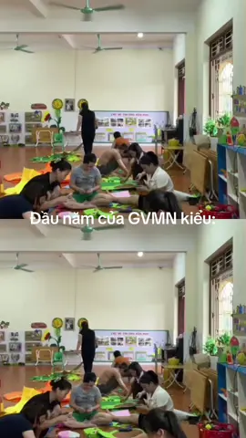 Đầu năm trường tôi kiểu: