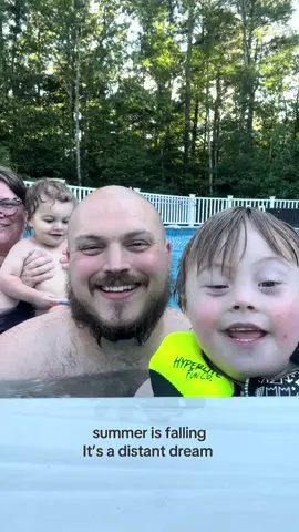 One last swim before it’s too cold again 🥹