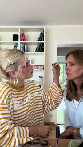 wenn einer meine make up künste kritisiert wird er blockiert😡