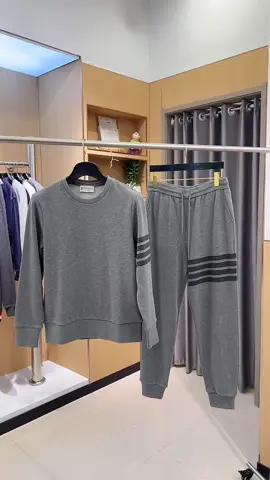 #톰브라운 #thombrowne #fashion #fyp 