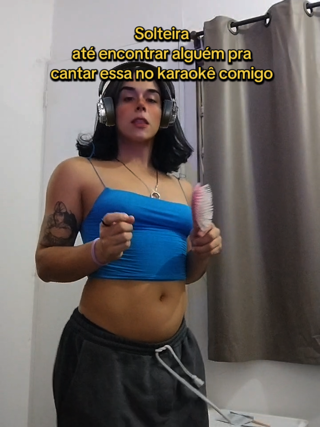 Solteira, até encontrar alguém pra cantar essa pedrada comigo no Karaokê  #foryou  #hytalo 