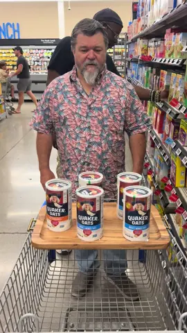Fun prize game in public makes people happy 