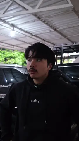 Harus gimana lagi nih gw…