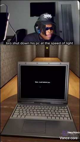 slow for running, fast for quitting 😭 #horrorgame #scarygames #heyyvance #shuttingdown #jumpscare #scream #omggggg #funnyhorror 