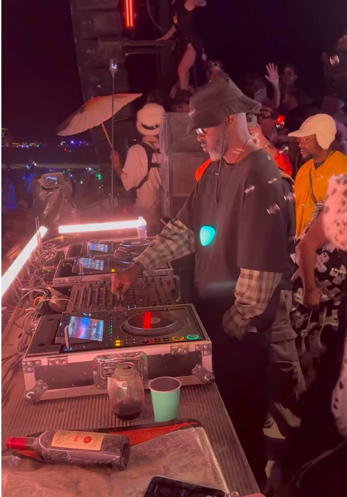 Back to the dust. Back to the fire. Back to Burning Man. @Black Coffee reignites the ritual. 🔥🌍  📍: @_mayanwarrior_  🎥: @hundorf_  #BlackCoffee #BurningMan #AfroHouse #Rave #Nevada  