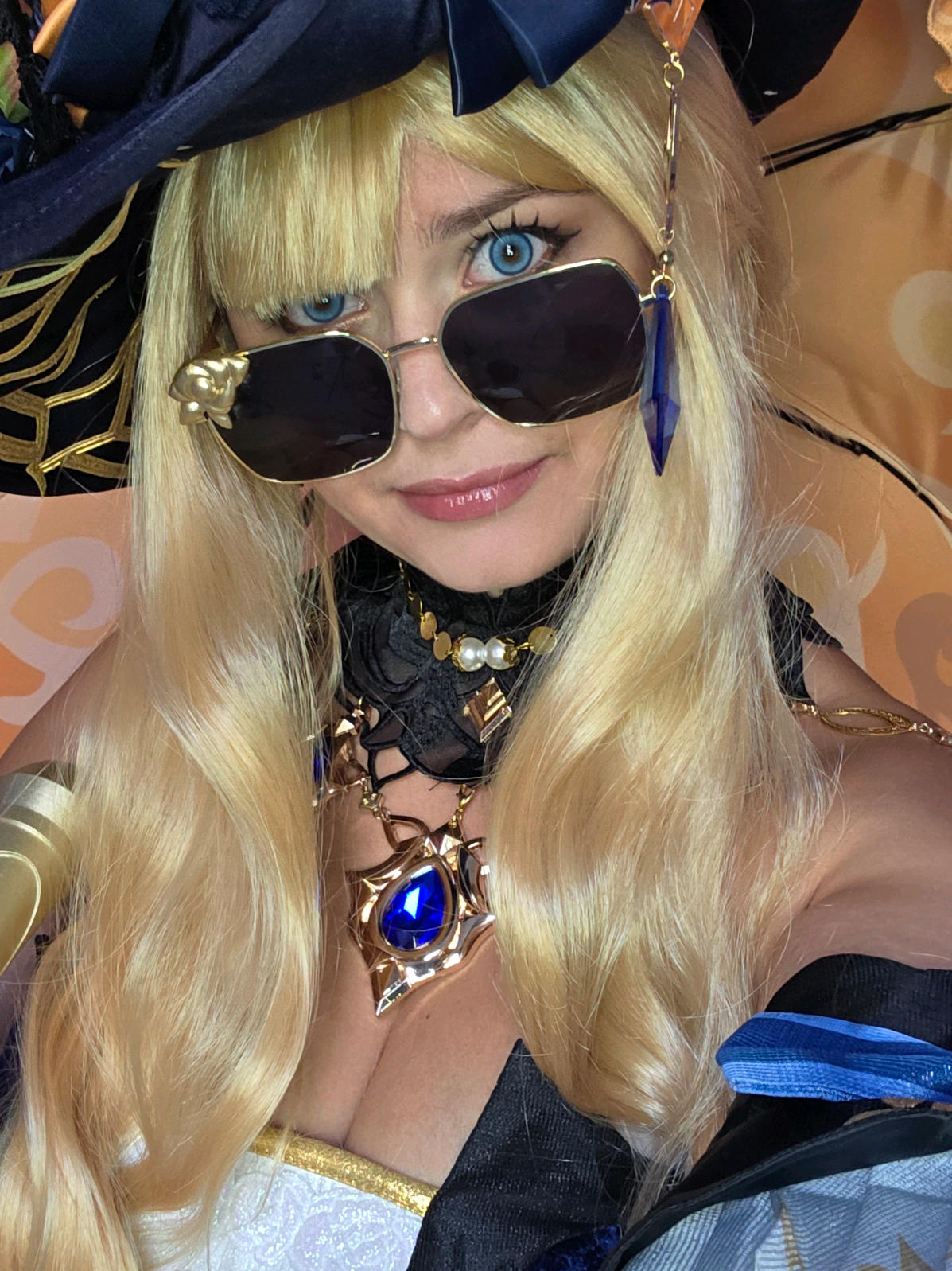 me revoilà dans le genshin game!!!  enfin je peux porter mon cosplay de navia ! Je suis tellement contente !  cosplay de Navia de genshin impact cosplay de dokidoki #navia #naviagenshinimpact #GenshinImpact #genshinimpactcosplay #hoyocreators  @GenshinImpact_FR @Dokidoki Cosplay @GenshinImpact_En @HoYoCREATORS @HOYOVERSE 