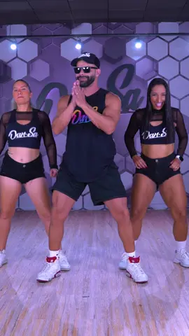 @danielsaboya @Karol Nascimento @natalyluise @The Weeknd #blindinglights #tbt #vemdansa #hit #foryou 
