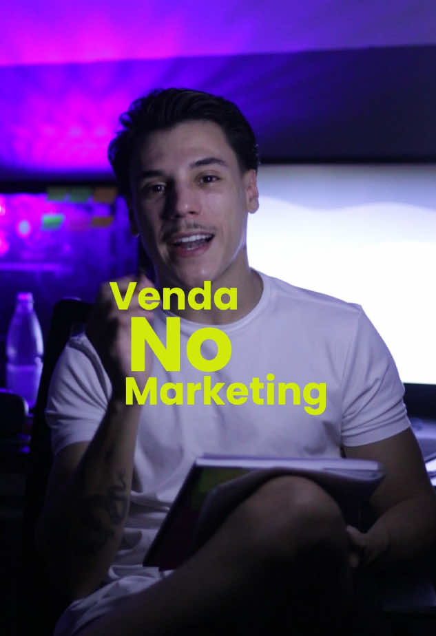 Marketing digital é a arte de usar a internet pra atrair clientes e vender mais. É tudo que envolve anunciar, criar conteúdo, engajar e transformar pessoas comuns em compradores  #marketingdigital  #vendasonline  #comovendermais  #creatorsearchinsights 