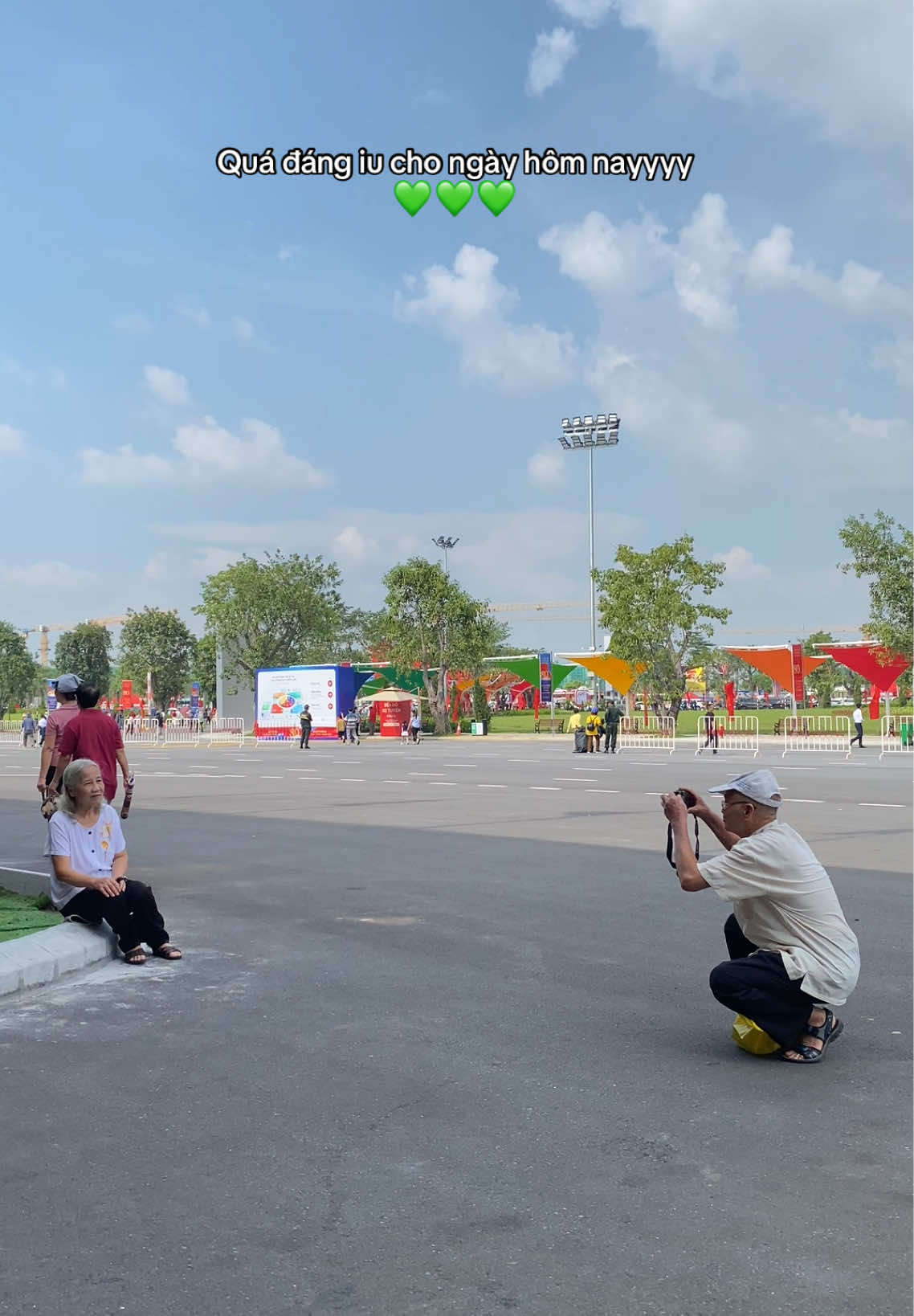 Ỏ~ Khoảnh khắc quá đỗi đáng yêuuu 🤭💚 #trienlam80namhanhtrinhdoclaptudohanhphuc #trungtamtrienlamquocgia #VEC 