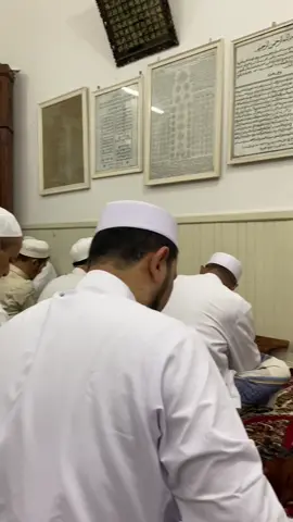 🤲. #habibbaqiralatas #masjidroudhohpekalongan #arabcsong #fypp #xybca 