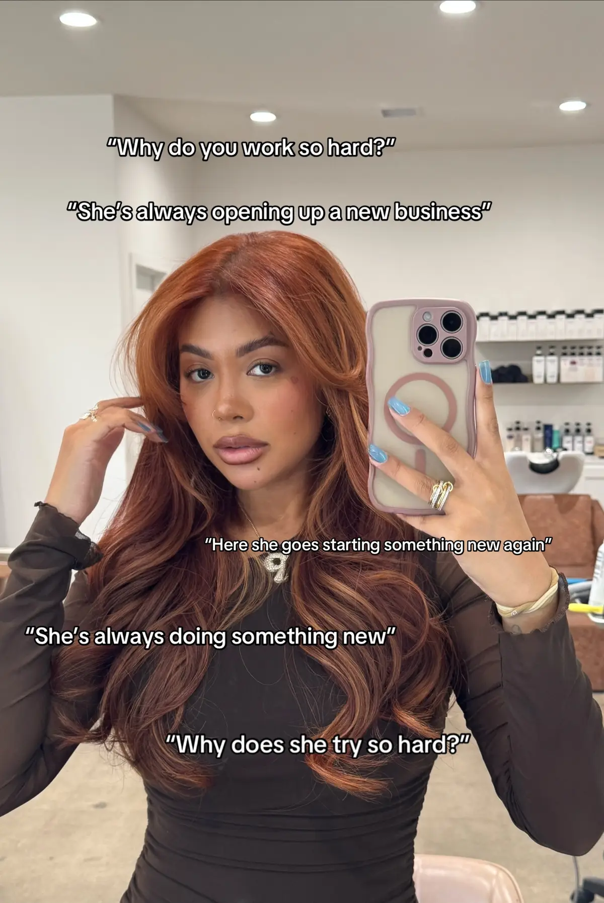 I met Emma back in 2018 at a @GOOD AMERICAN open casting call. I showed up in an orange wig to stand out 🤣 and it definitely did its job. Walking into a room filled with so many beautiful, confident women was intimidating, but instead of letting self-doubt take over, I trusted my uniqueness. Emma and I had an incredible conversation that completely opened my eyes about women’s empowerment and the power of starting any business you set your mind to. At one point I even told her I wanted to leave, and she looked at me and said, “Don’t you dare.” 😭 Out of the hundreds who showed up, I was chosen as one of the top 10. That experience reminded me that taking risks and believing in yourself will always pay off. ✨ #emmagrede #goodamerican 