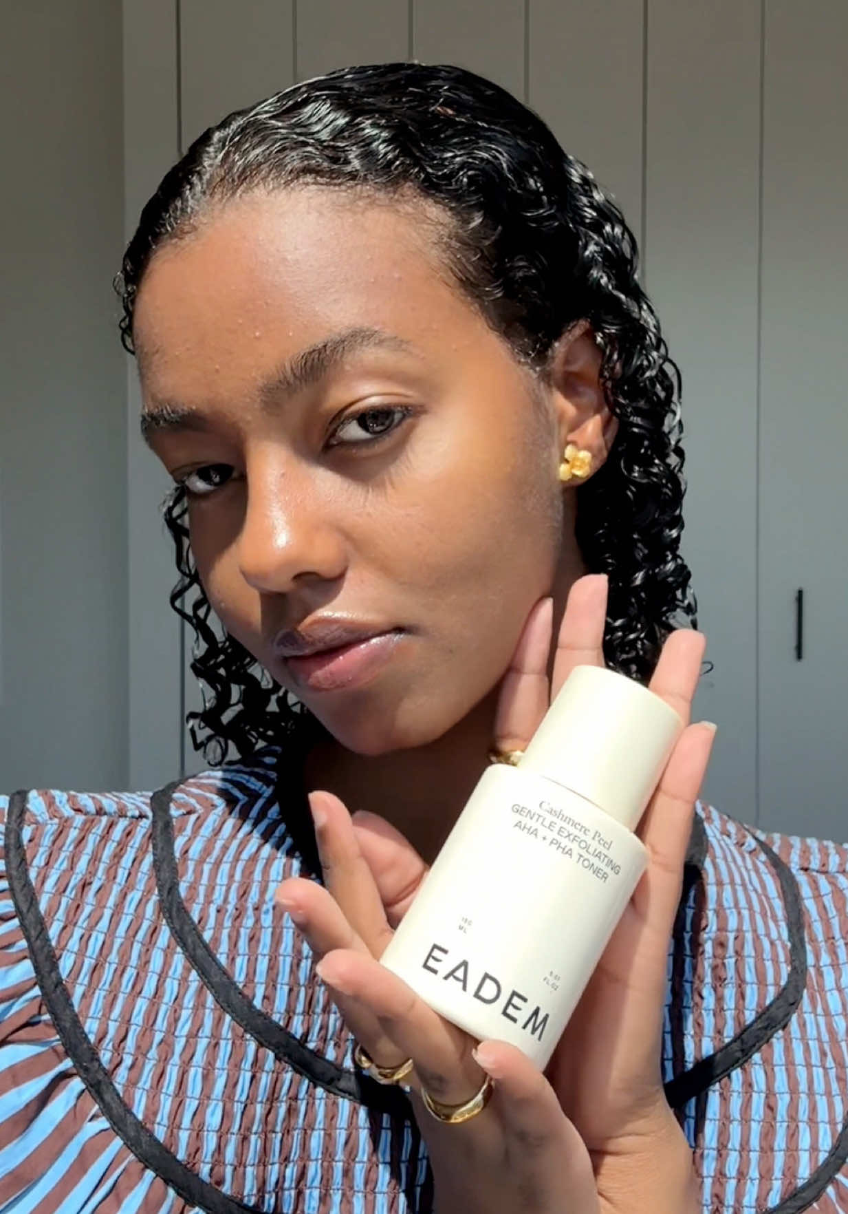 Your glow-on-the-go ritual.  Cashmere Peel to smooth and brighten on rushed mornings Milk Marvel to fade dark spots and calm stressed skin Cloud Cushion for hydration that keeps up with your day Le Chouchou to tint lips through coffee runs and meetings Big city, small moments. Shop @sephora and @eadem.co.